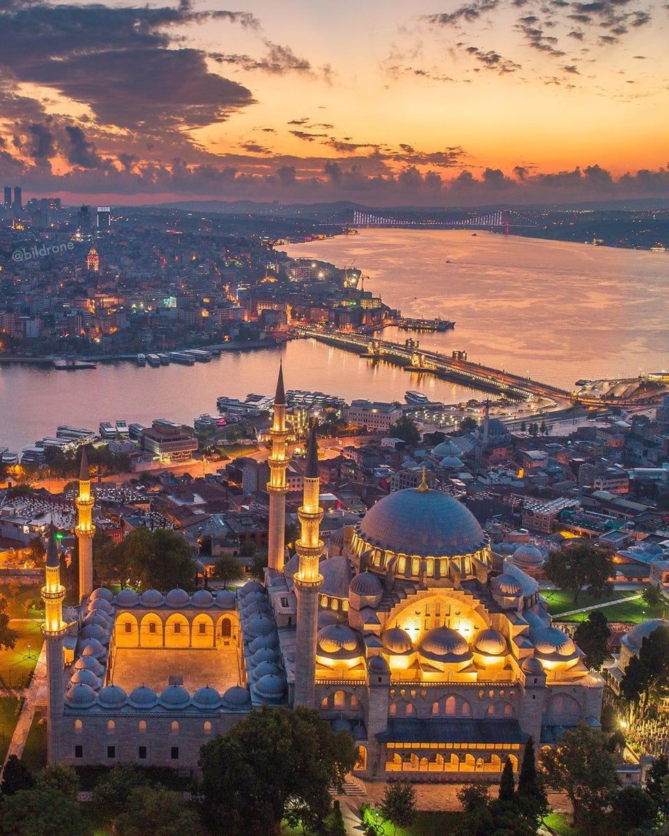 Istanbul is the only city in the world that spans two continents: Europe and Asia 📍